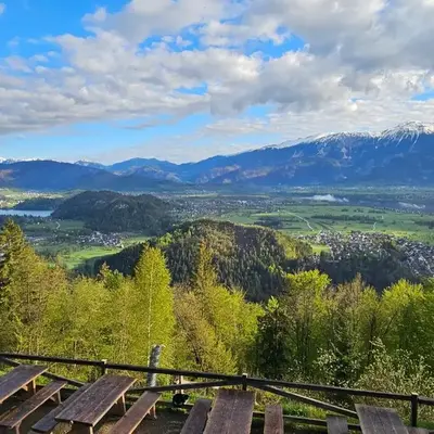 Koča na Taležu