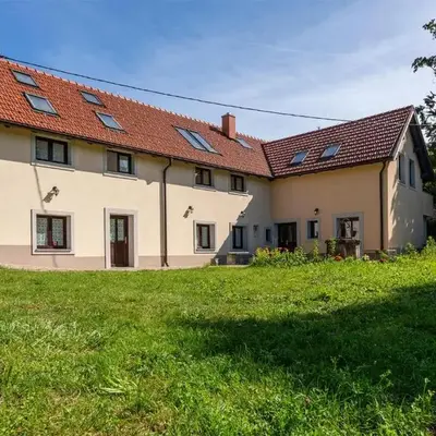 1 Bedroom Nice Apartment In Col
