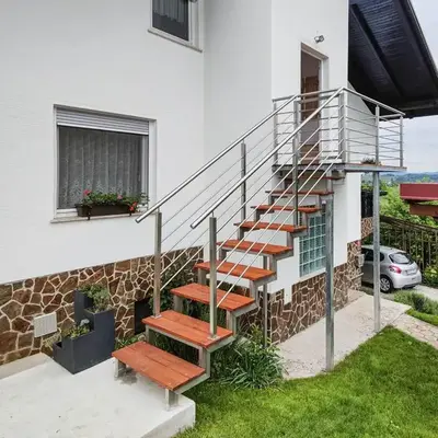 Apartma Hilltop Haven