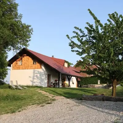 Hiška pod Klumpo
