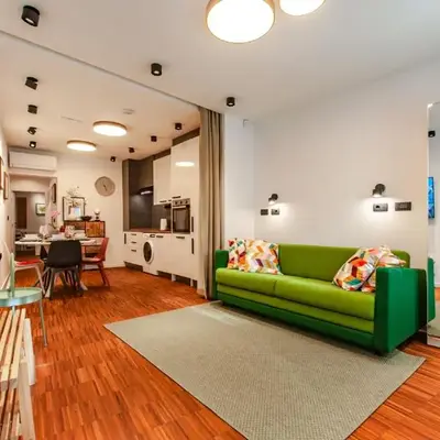 SIX IN THE CITY Apartment