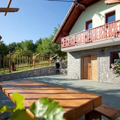 Vineyard Cottage Lustek
