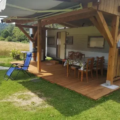 Počitniška prikolica Zeleni raj