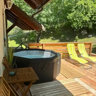 green breeze - private jacuzzi retreat