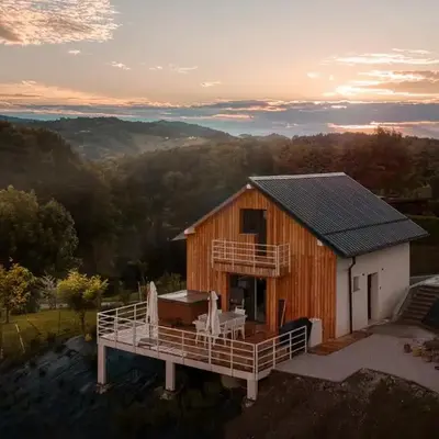 Cottage Retreat with Hot Tub & Sauna