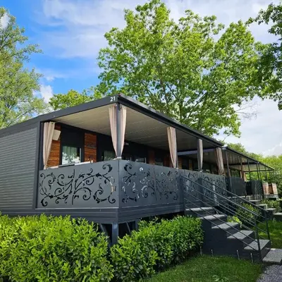 L&A Mobile House