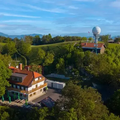 Tončkov dom na Lisci