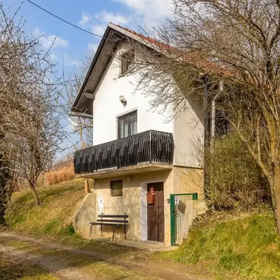 Urban Escape Cottage