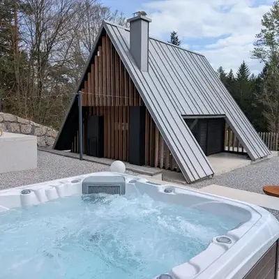 Pine Hill RUBY with free jacuzzi