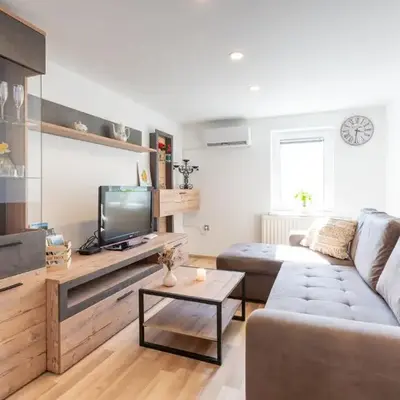Apartment By The Forest