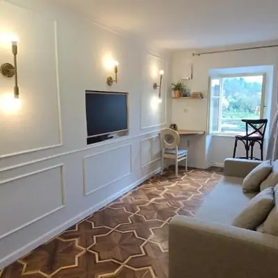 Apartment Econte near old town