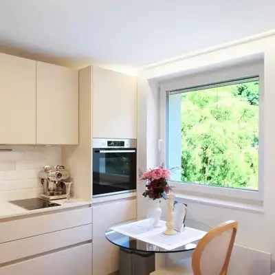 Pinia City Centre Modern Studio with Shared Bathroom