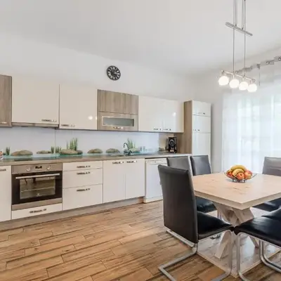 Apartment Stella with Two Bedrooms & Free Parking Spot