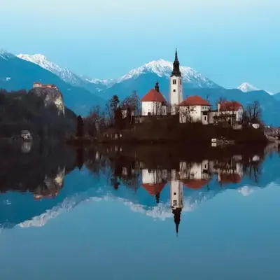 Lake and Castle view apartment