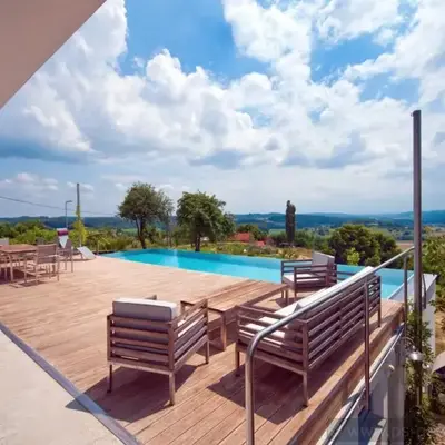Exklusive Premium-Lodge mit Pool