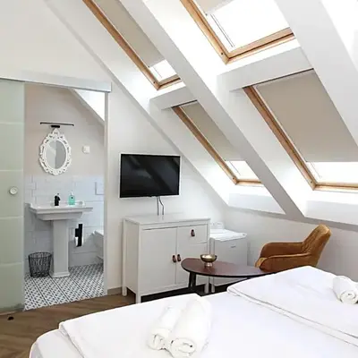 D Rooms