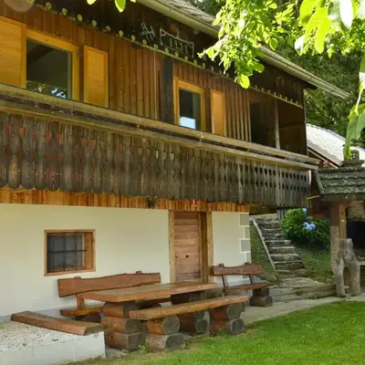 Koča v Lozah