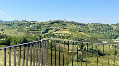 auliculiculiculiculiculiculiculiculiculiculiculiculiculiculic at Emeran Reya Estate in Šmartno