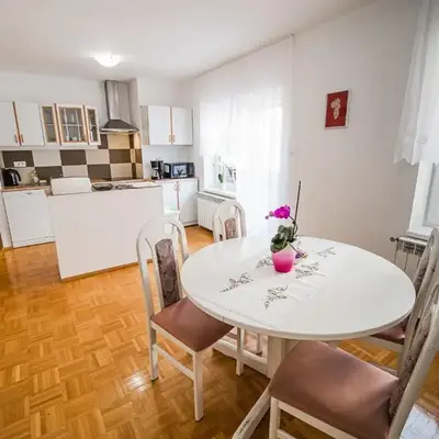 Mountain View Haven Apartments - One Bedroom Apartment with Balcony