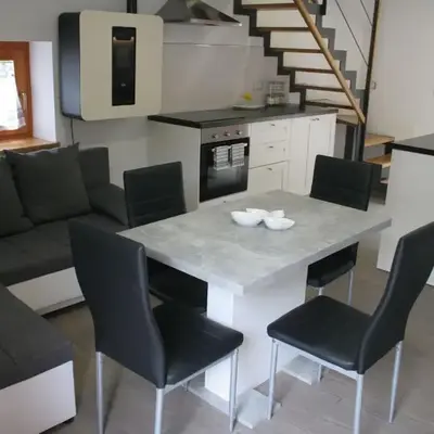 Riverside Rustic Ridge Apartments with Balcony - Two Bedroom Apartment with Balcony