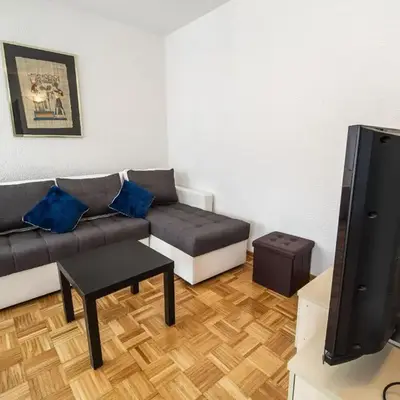 Mountain View Haven Apartments - Two Bedroom Apartment with Balcony