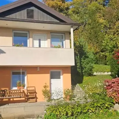Holiday House with scenic Apartment