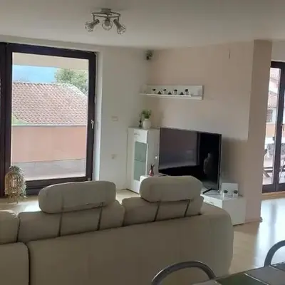 apartma Kiana