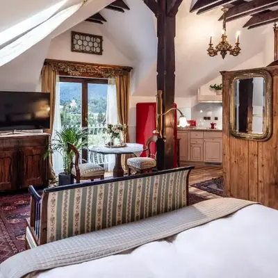 Historic lake view Bled apartment