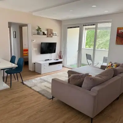 Two bedrom Modern Flat near Ljubljana Private Garage &Balcony