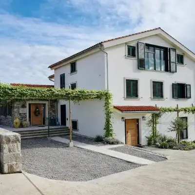 Private Villa for 12 Peaceful Karst Escape