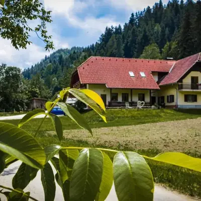 Farm Stay Loger