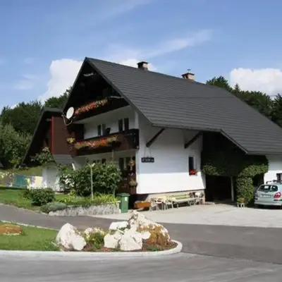 Apartments and rooms Cerkovnik