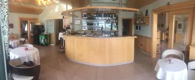 an overhead view of a bar in a restaurant at Hotel Malovec in Divača