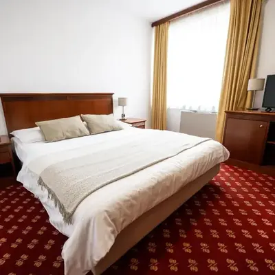 Hotel Zvezda