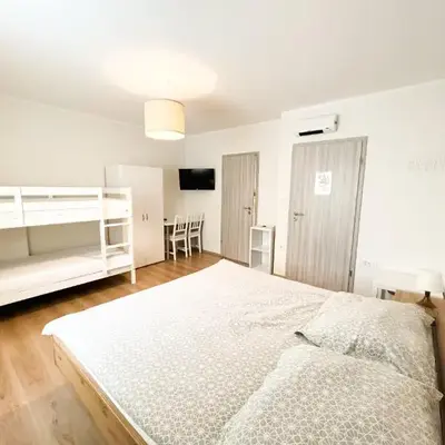 HOP HOUSE Garni Hotel