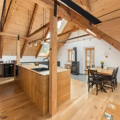 Hiša na soncu / Sun house