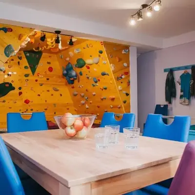 Apartment Kapitan with climbing wall
