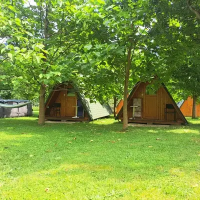 GLAMPING HIŠKe PETRIN