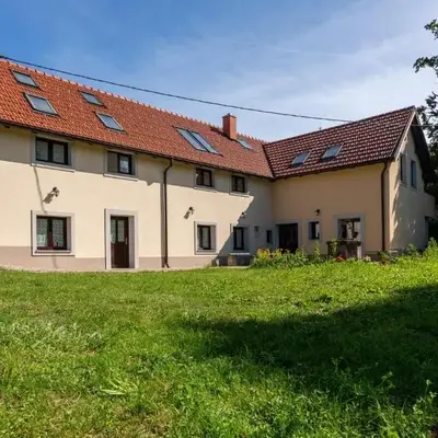 3 Bedroom Pet Friendly Home In Col