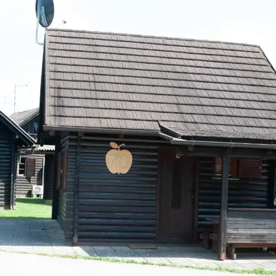 Hišica 70