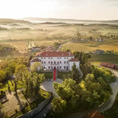 Vila Vipolže - Rooms & J. Suites