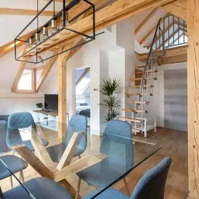 Bright & Spacious Loft In The Heart Of Old Town