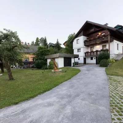 Alpinia apartments