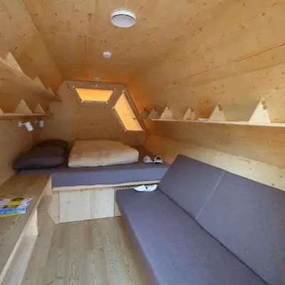 Honeybee Hostel - Hiša kranjske čebele