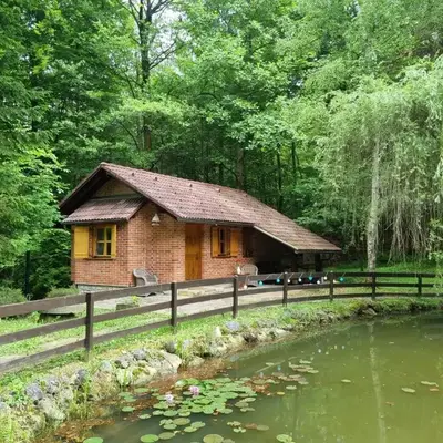 Cottage by the pond Pavel