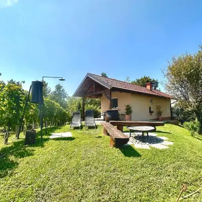 Holiday House Tomajna