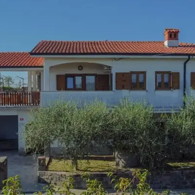 Apartma Tri oljke